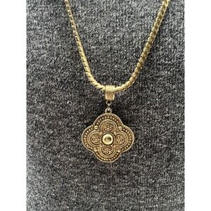 NICE QUALITY GEOMETRIC VINTAGE SLIDE PENDANT CLOVER BEADED JEWELRY